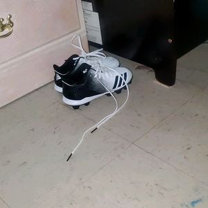 Kid adidas cleats